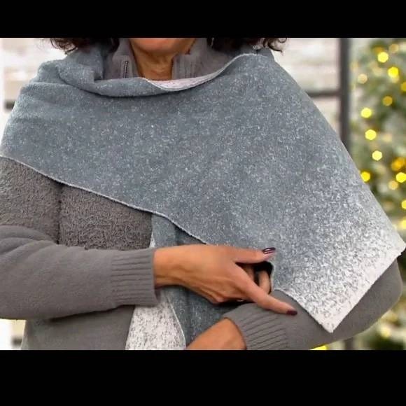 Barefoot Dreams CozyChic Lite Confetti Scarf Smokey Green Fog Gray Giftable NEW - Picture 8 of 8